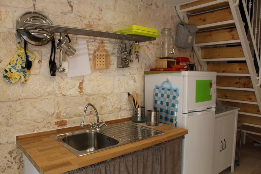 Casa Cleto Monolocale Grazioso Per Vacanze オストゥーニ エクステリア 写真